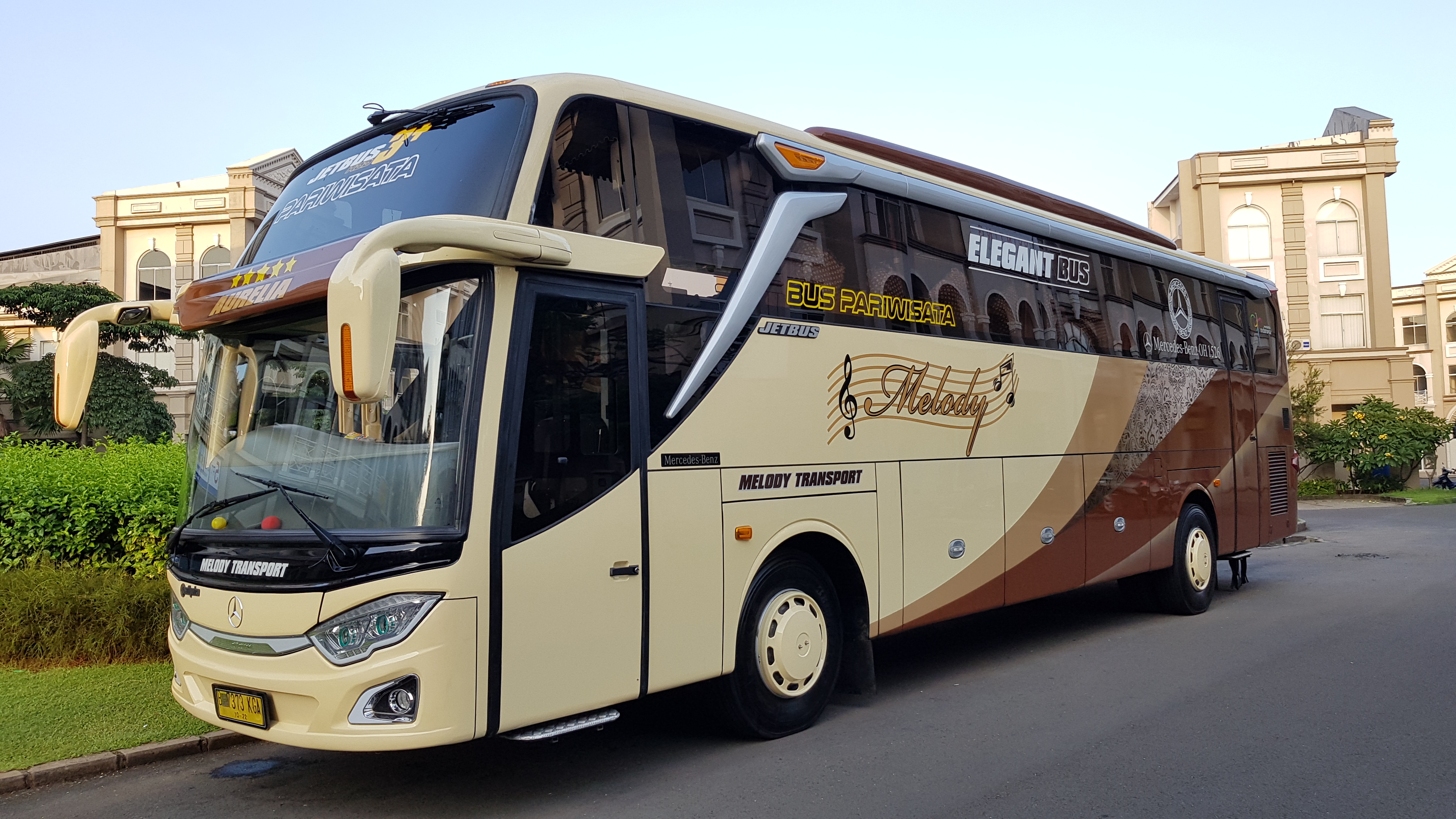 Bigbus Adiputro Jetbus 3+ Melody Transport sewa bus pariwisata jakarta